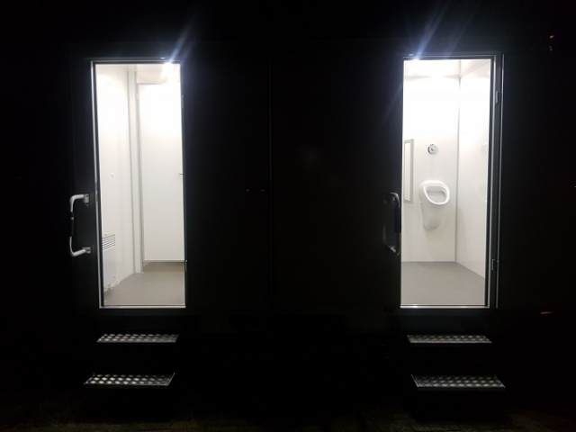 Toiletwagen 2x1x2 voorkant donker